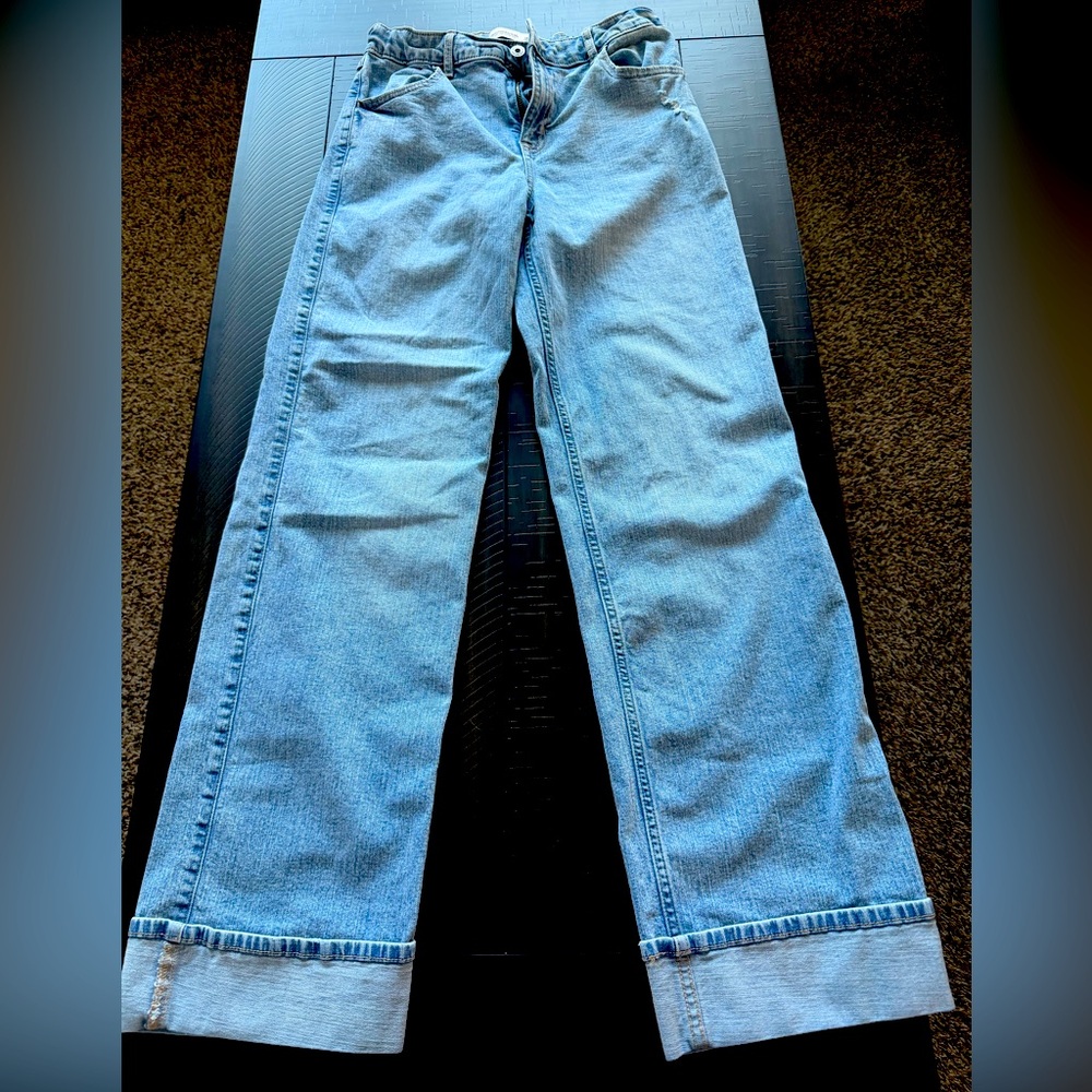 Abercrombie kids- Girls size 17/18 long 30” length. High rise wide leg
